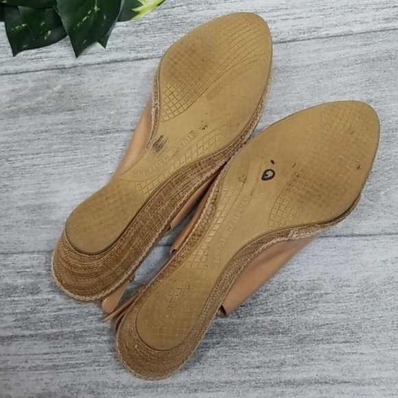 Stuart Weitzman tan slingback peep toe wedge - Picture 6 of 10